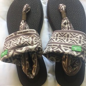 New sandals yoga Sanuk